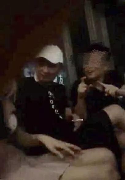 烟店吃瓜视频,揭秘网络热传视频背后的故事