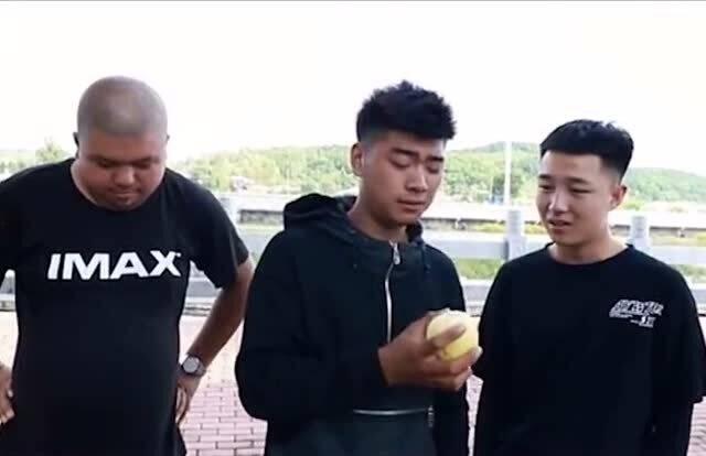 小混混吃瓜,揭秘娱乐圈幕后真相