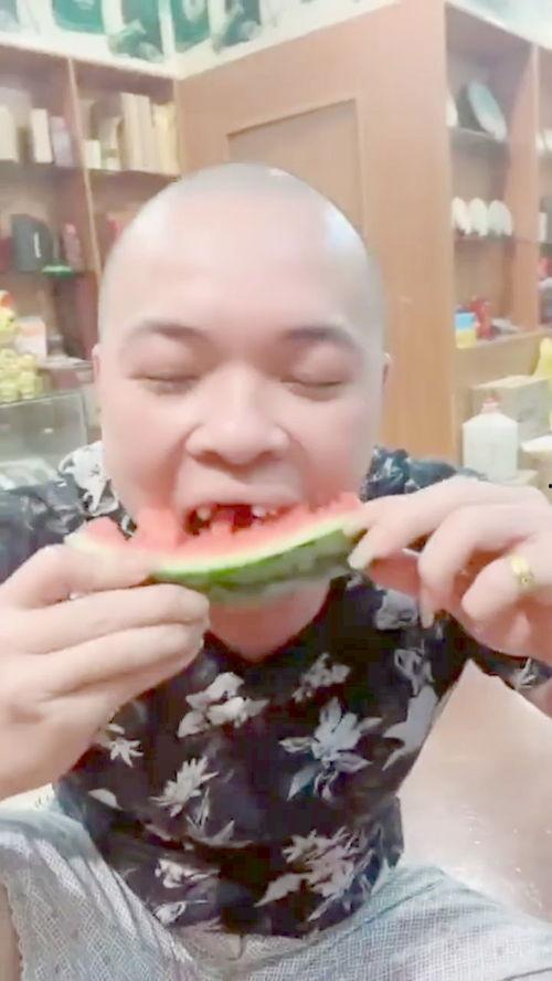 艺术老师吃瓜,揭秘艺术圈幕后趣闻