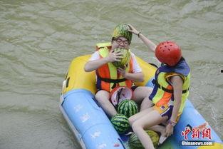 在水里吃瓜大赛